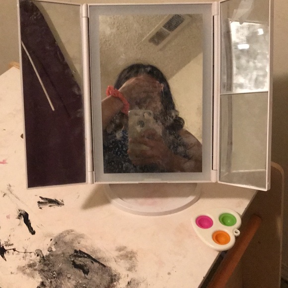 I’m  am selling a mirror - Picture 2 of 2